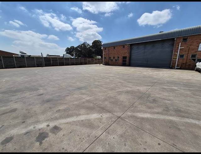 319M² WAREHOUSE TO LET IN BRENTWOOD PARK